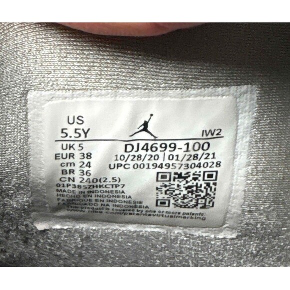 Nike Air Jordan 4 Retro White Oreo Size 5.5 Youth (Size 7 Women's) - Picture 6 of 7